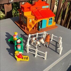 VTG Fisher Price Play Family Western Town 1982  People Horse & Accessories